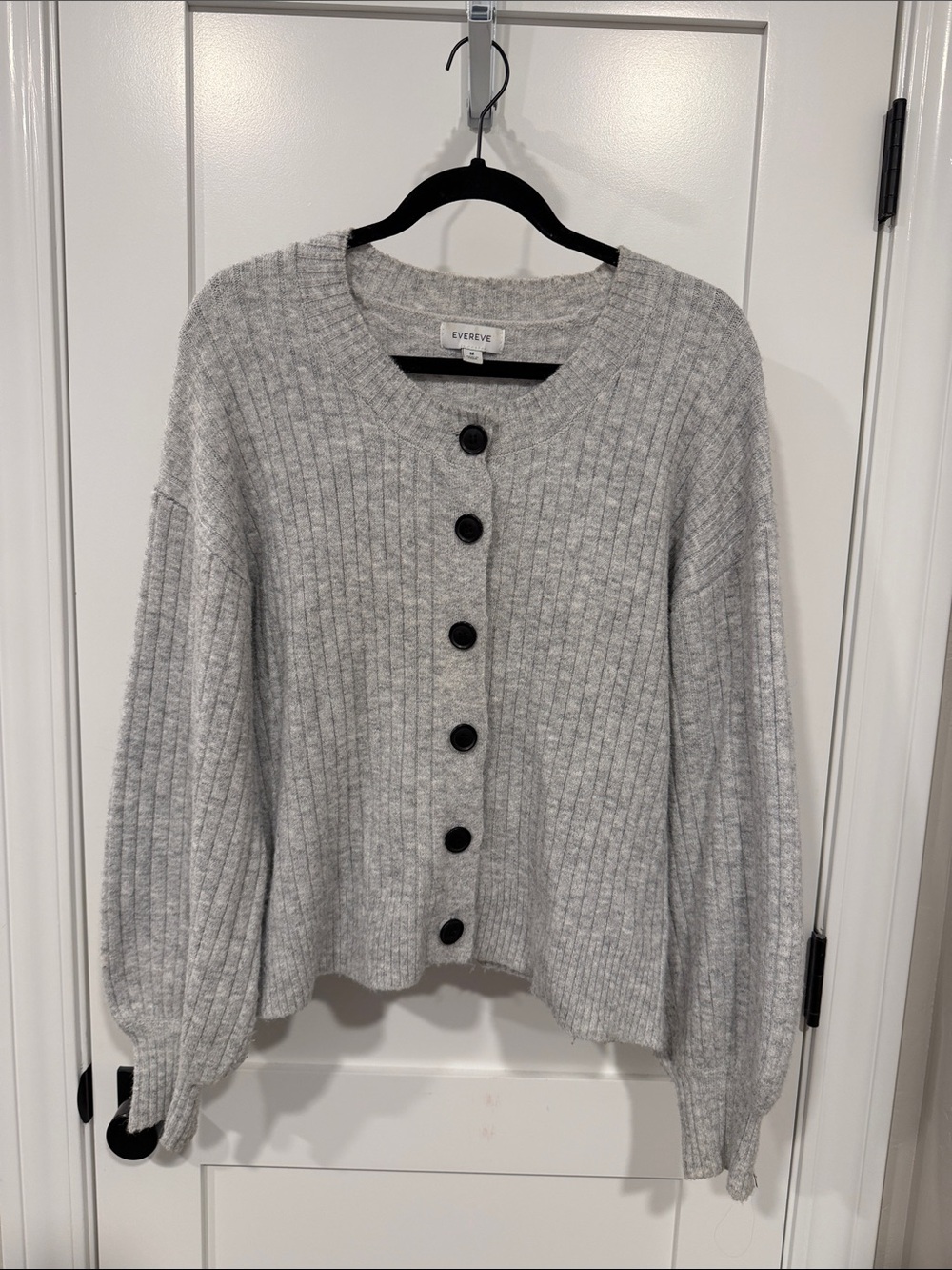 Evereve Women's Gray Ribbed Button-Front Sweater